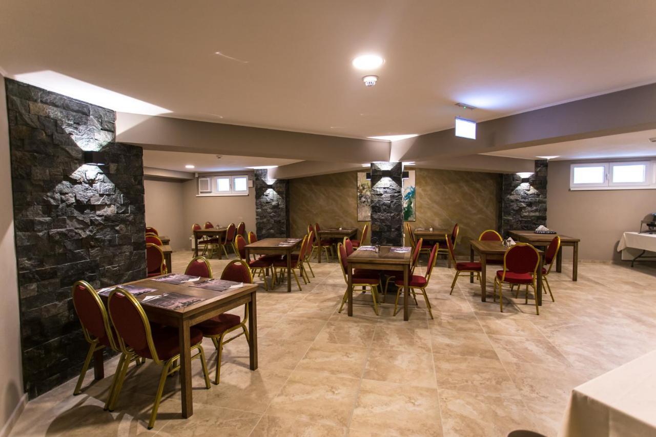 Panorama Boutique Hotel Sfântu-Gheorghe Exteriör bild